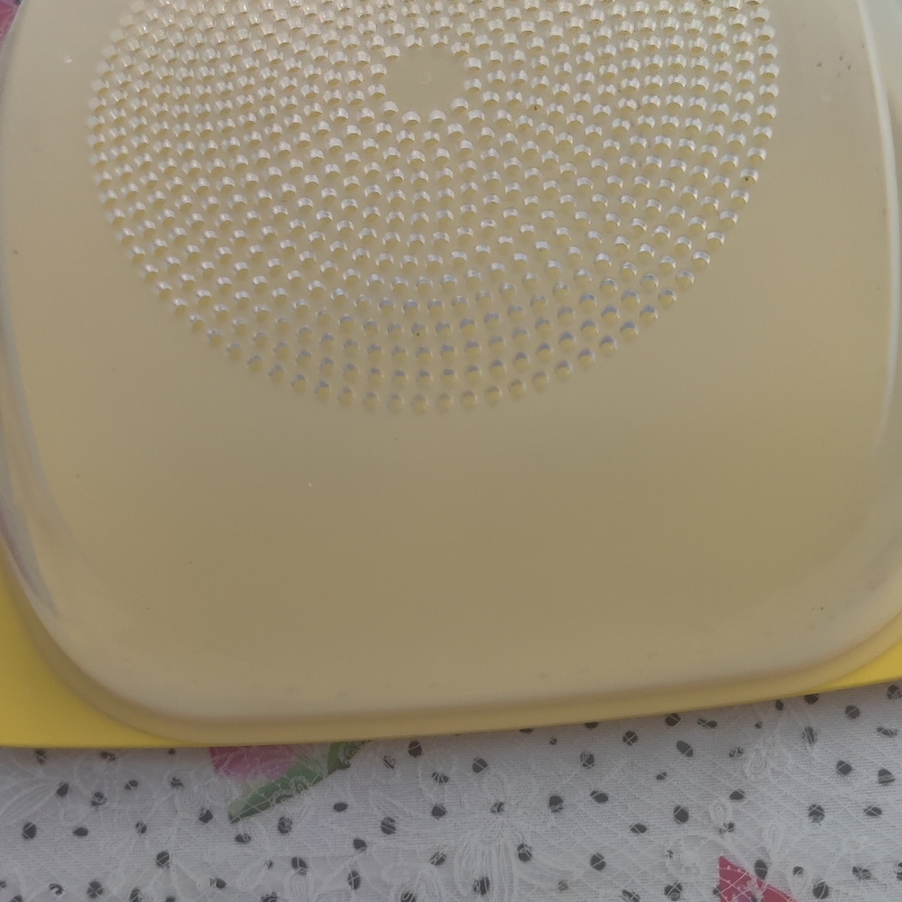 Tupperware - Picture 3 of 5
